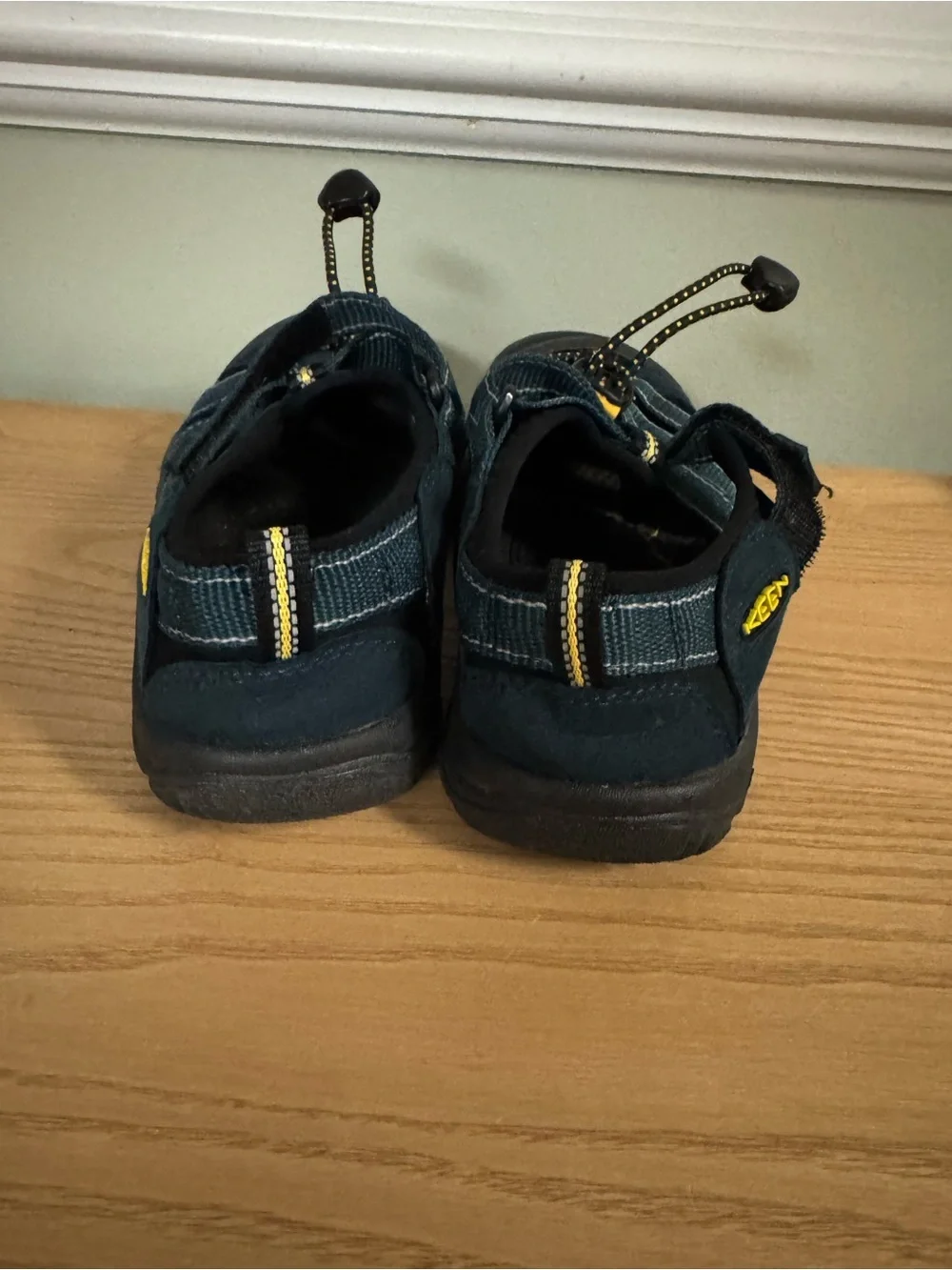 Keen Newport Sandals Navy Black Size 3